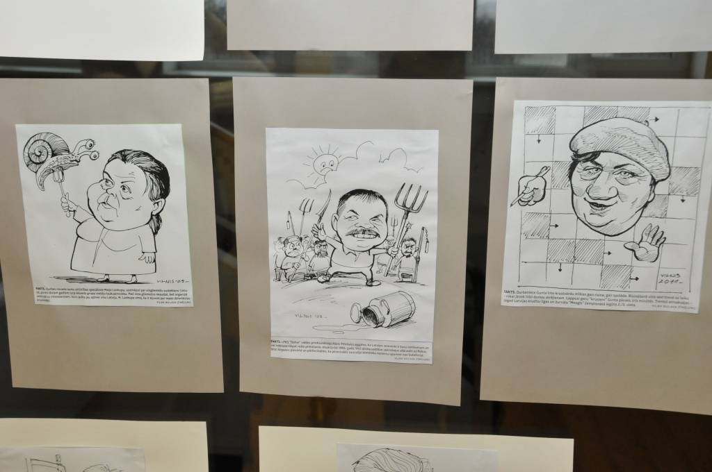 Janvārī Durbes pilsētas bibliotēkā var apskatīt Viļņa Bulava karikatūras, kurās redzami Durbes novada iedzīvotāji.

Karikatūras kopā vākuši vairāki aktīvi novada iedzīvotāji, bet iniciatore idejai bijusi kultūras nama vadītāja Daira...
Autors: ReKurZeme, portāls