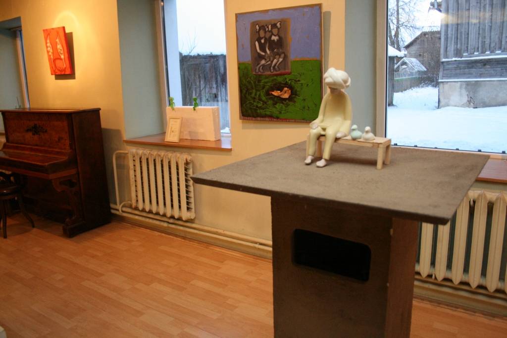 Aizputē galerijā “Mētras māja” līdz 27. martam skatāma Ivara Drulles un Rasas Jansones darbu izstāde “Atpakaļskata spogulis”. Mākslas apskatnieki atzīst – šo autoru darbus nenāk ne prātā saukt par skaistiem, taču tie raisa pārdomas, uzrunā...
Autors: Iluta Dreimane