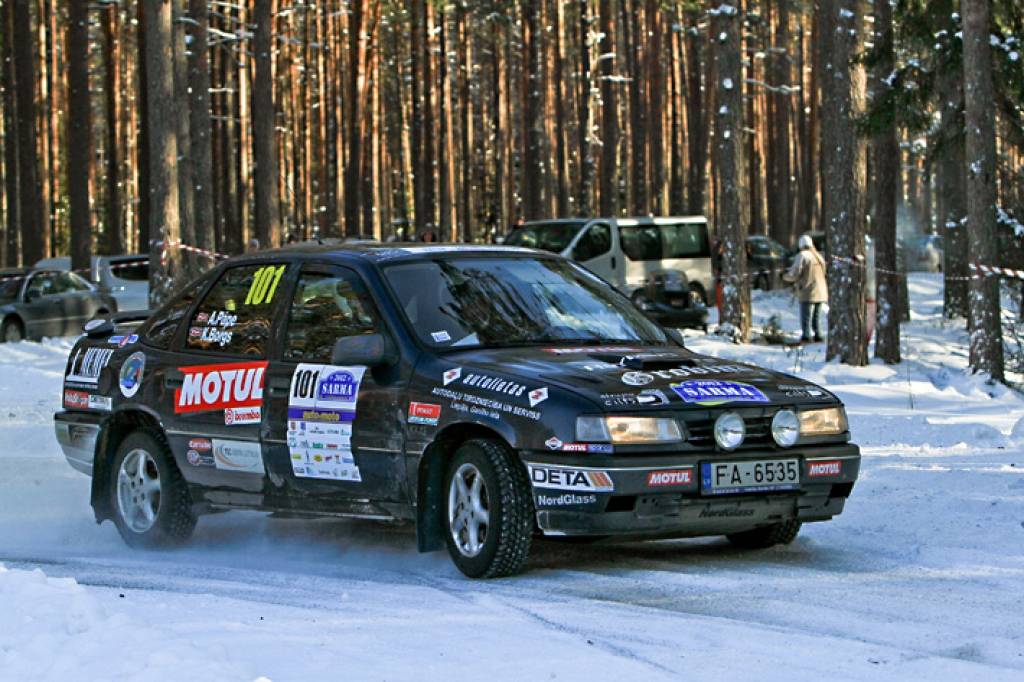Biedrības "Autosports Grobiņa" ekipāža Kaspars Borgs/Andris Pāpe Latvijas rallijsprinta čempionāta otrajā posmā - rallijā "Sarma 2012" - "Road" klasē izcīnīja trešo vietu.
Autors: ReKurZeme, portāls