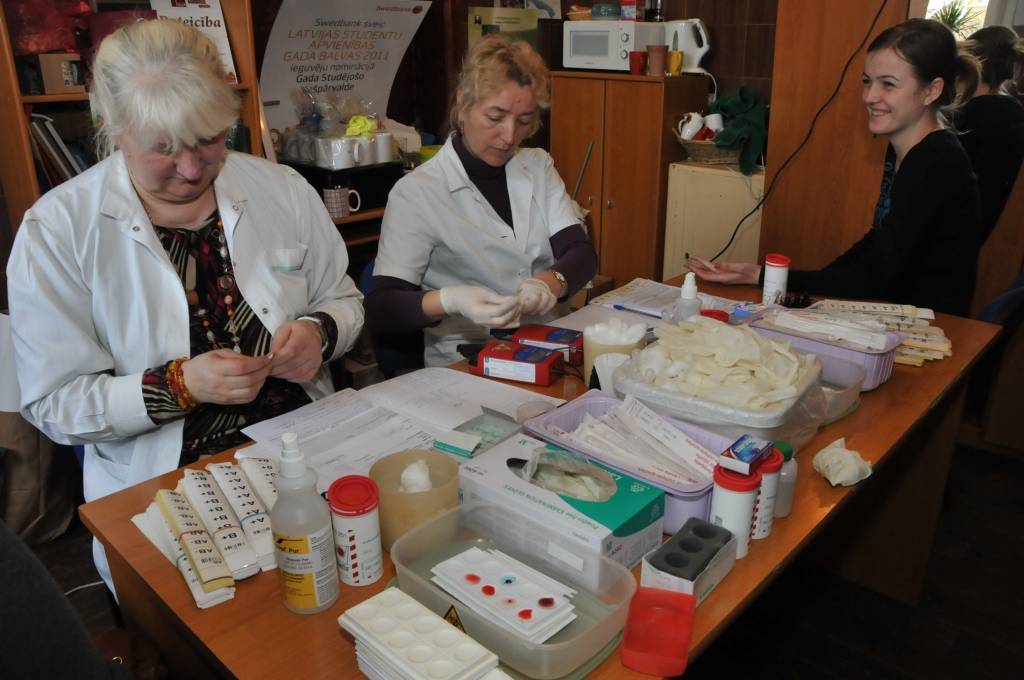 14. februārī Valsts asinsdonoru centrs asins ziedotājus gaidīja Liepājas Universitātē.
Lai atbalstītu donorus, kuri aktīvi iesaistās asins ziedošanā un gada laikā (365 dienu ietvaros) asinis vai asins komponentus ziedo trīs un vairāk...
Autors: ReKurZeme, portāls
