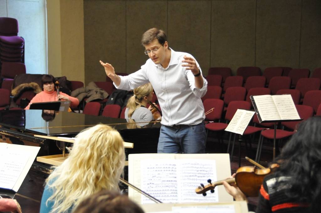 Liepājas simfoniskais orķestris (LSO) Latvijas Nacionālās operas galvenā diriģenta Modesta Pitrena vadībā gatavojas koncertam "Vīnes klasika". Tas 7. februārī skanēs Rīgā, Lielajā Ģildē, bet 8. februārī pulksten 19 Liepājas Latviešu...
Autors: ReKurZeme, portāls