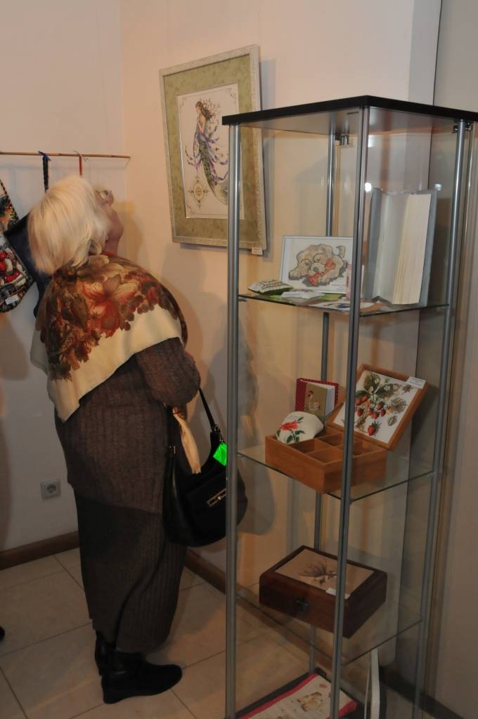 Piektdien, 3. februārī, Liepājas Latviešu biedrības nama izstāžu galerijā notika Liepājas pilsētas domes Tautas mākslas un kultūras centra organizētās radošo darbu izstādes "Manis pašas radīts..." atklāšana. 

Tajā ar saviem darbiem...
Autors: ReKurZeme, portāls