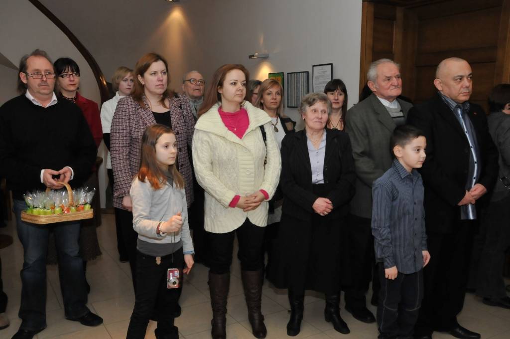 Piektdien, 3. februārī, Liepājas Latviešu biedrības nama izstāžu galerijā notika Liepājas pilsētas domes Tautas mākslas un kultūras centra organizētās radošo darbu izstādes "Manis pašas radīts..." atklāšana. 

Tajā ar saviem darbiem...
Autors: ReKurZeme, portāls