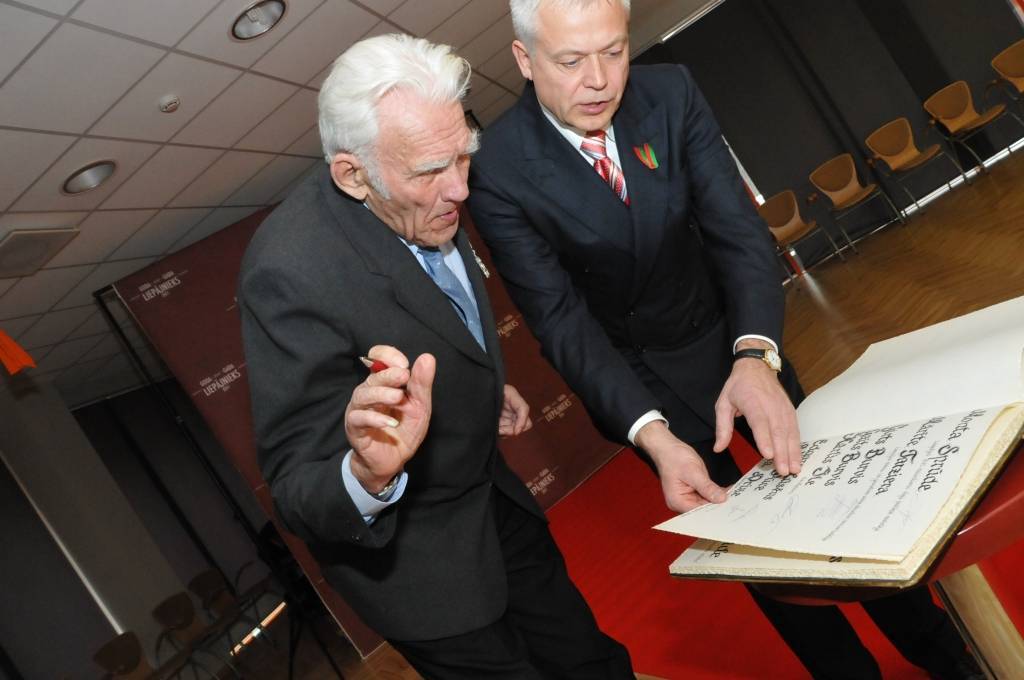 Autors: Dainis Ģelzis