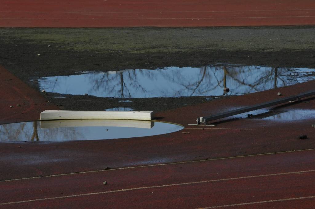 Liepājas stadions "Daugava" pamazām žūst un gatavojas jaunajai sezonai.
