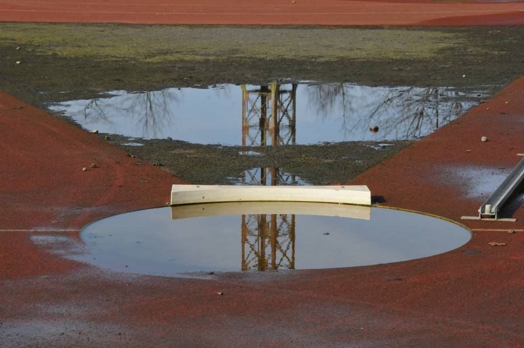 Liepājas stadions "Daugava" pamazām žūst un gatavojas jaunajai sezonai.