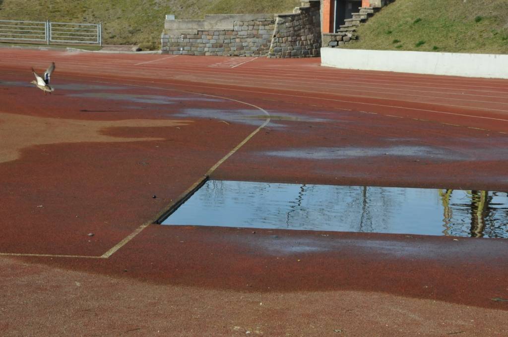 Liepājas stadions "Daugava" pamazām žūst un gatavojas jaunajai sezonai.