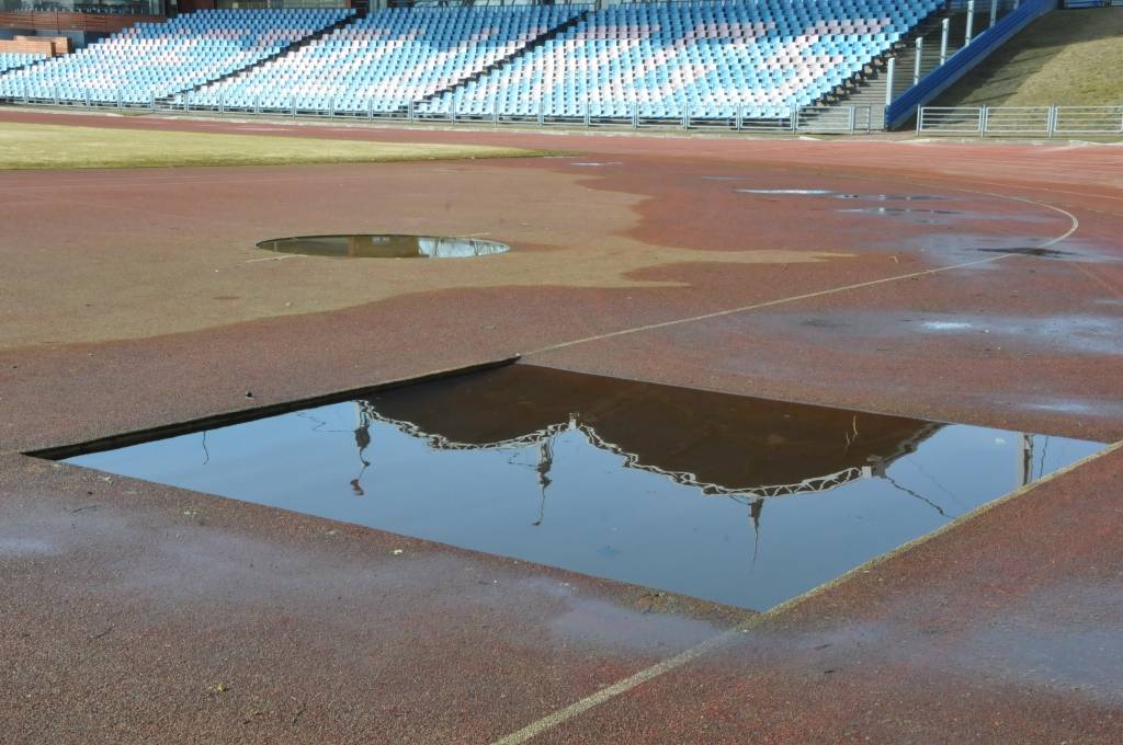 Liepājas stadions "Daugava" pamazām žūst un gatavojas jaunajai sezonai.