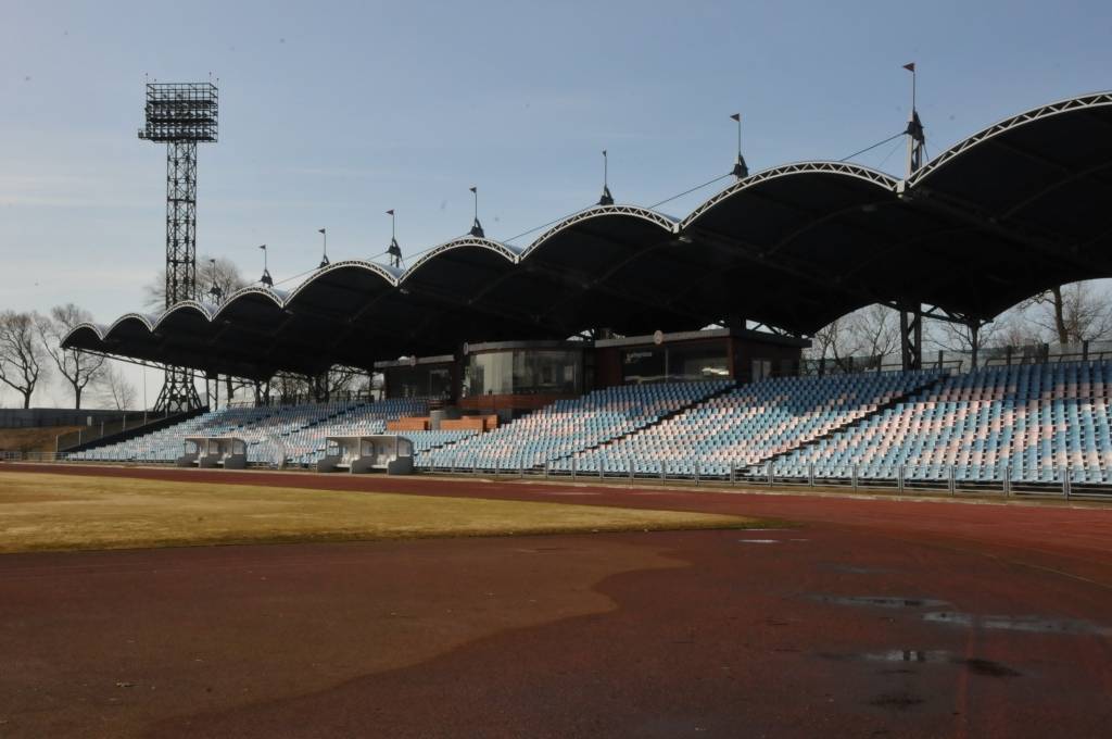 Liepājas stadions "Daugava" pamazām žūst un gatavojas jaunajai sezonai.