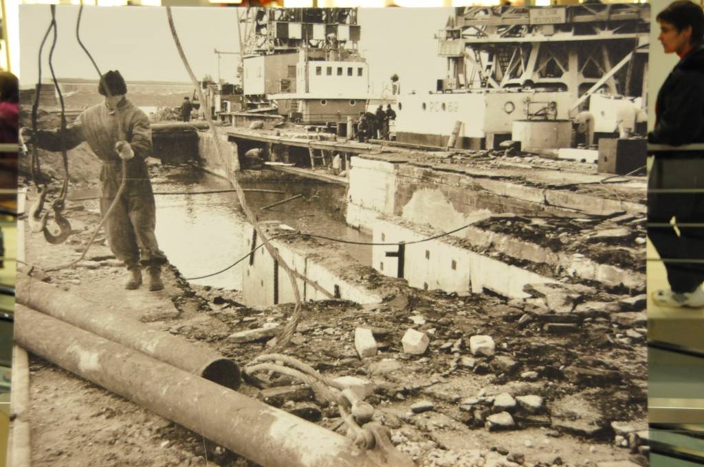 No 19. marta tirdzniecības centrā "Rimi Ostmala" Liepājā skatāmas desmit Pētera Jaunzema lielformāta fotogrāfijas no personīgā arhīva un Liepājas muzeja krājumiem par Liepājas ostas jaunāko laiku vēsturi.
Autors: ReKurZeme, portāls