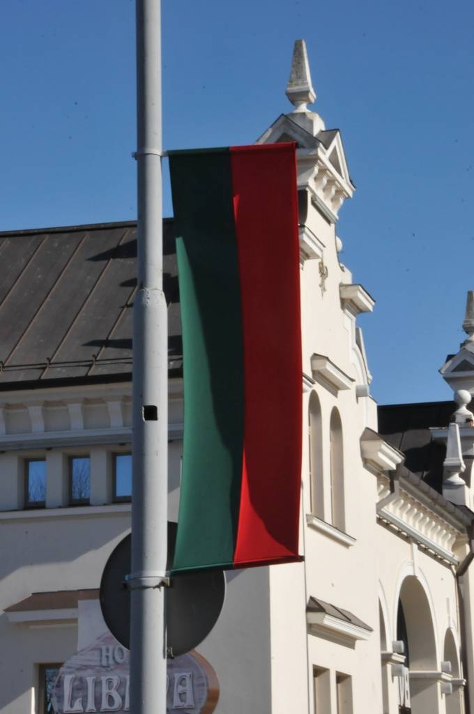 Liepāja 18. martā svinēs 387. dzimšanas dienu un jau tērpusies svētku rokā, izmantojot karoga krāsas - sarkano un zaļo.
Autors: ReKurZeme, portāls