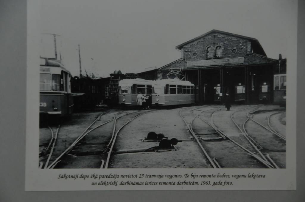 Ceturtdien, 12. aprīlī, Liepājas domē atklāja kolekcionāra Jura Raķa seno fotogrāfiju kolekcijas izstādi par Liepājas tramvaja būvniecību un attīstību līdz mūsdienām.

Kā ziņots, Liepājā šogad uzsāks tramvaja līnijas pagarināšanu.
Autors: ReKurZeme, portāls