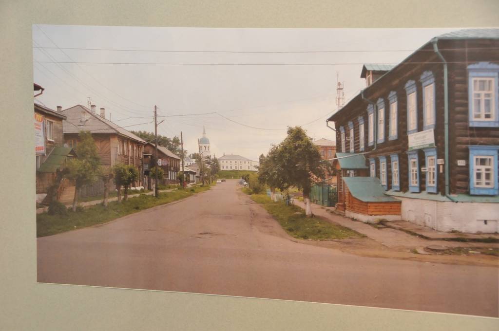Aizputes novadpētniecības muzejā līdz 9. aprīlim skatāma fotoizstāde "Latvieši Sibīrijā 1941. – 1949. – šodien".
Tajā skatāmas fonda "Sibīrijas bērni" organizēto vairāku ekspedīciju laikā tapušās fotogrāfijas no vietām, kur 1941. un 1949....
Autors: ReKurZeme, portāls