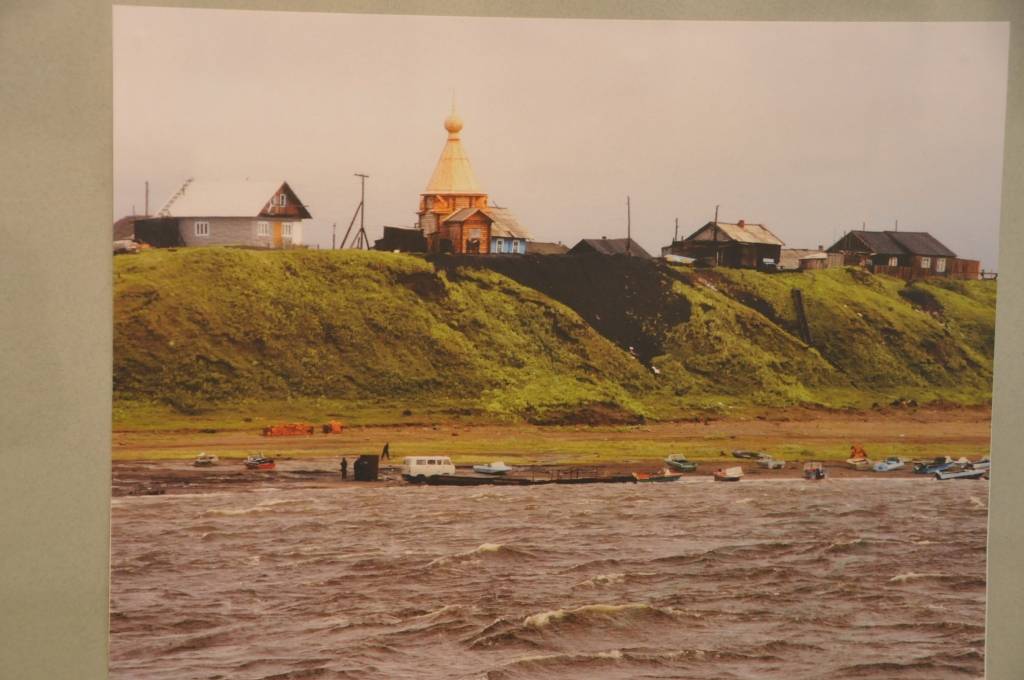 Aizputes novadpētniecības muzejā līdz 9. aprīlim skatāma fotoizstāde "Latvieši Sibīrijā 1941. – 1949. – šodien".
Tajā skatāmas fonda "Sibīrijas bērni" organizēto vairāku ekspedīciju laikā tapušās fotogrāfijas no vietām, kur 1941. un 1949....
Autors: ReKurZeme, portāls