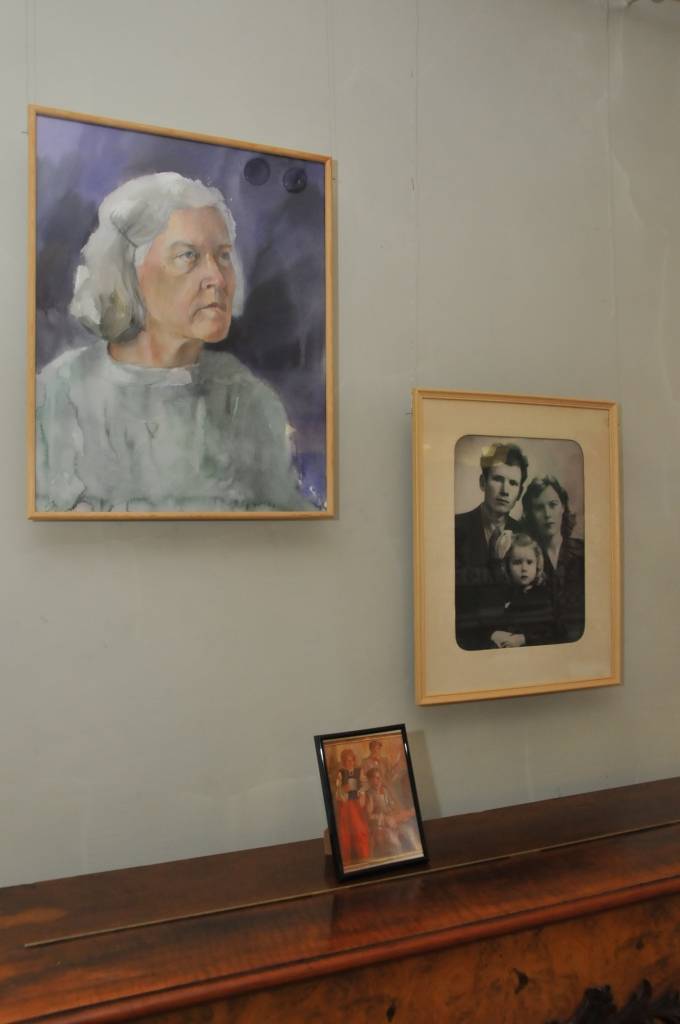 Galerijā "Mētras Māja" Aizputē skatāma Dzidras Altenas piemiņai veltīta izstāde "Bij' manai māmiņai zelta kamolīt's".
Autors: ReKurZeme, portāls