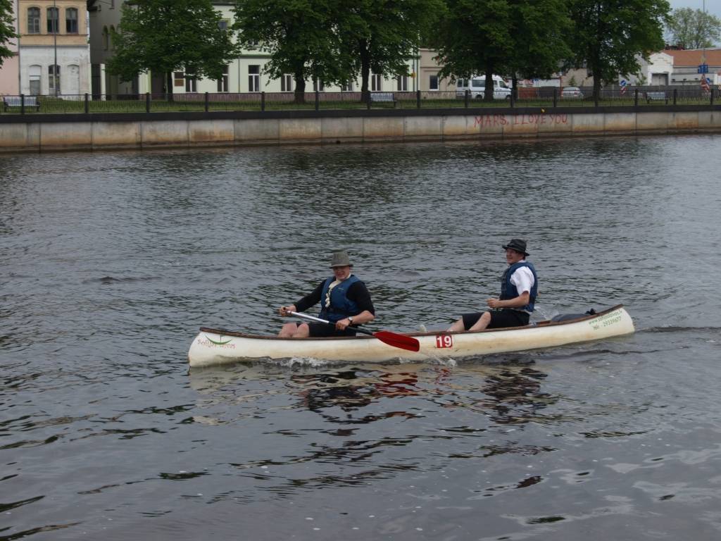 26. maijā Liepājas ezerā un Tirdzniecības kanālā notika ūdenstūrisma sacensības "Liepājas regate". Sacensības šogad bija īpašas ar to, ka dalībnieki ne tikai airēja, bet arī veica orientēšanos uz ūdens. Kā ierasts pa ceļam vāca ūdenī...
Autors: ReKurZeme, portāls