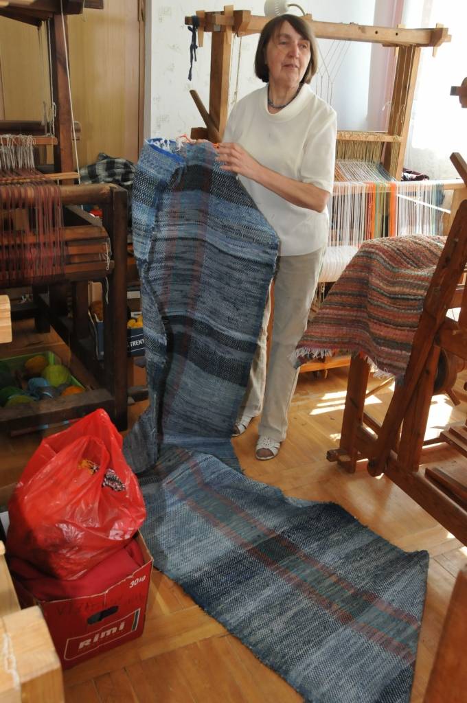 Maija pašās beigās Virgas audēju pulciņš rīko sezonas noslēguma izstādi. Līdz ar lauka darbu sākšanos, stellēm parasti met mieru.

Lielākā daļa darbu jau izņemta no stellēm un apstrādājami, bet šis tas stellēs vēl atrodams. Svetlana Gauša...
Autors: ReKurZeme, portāls