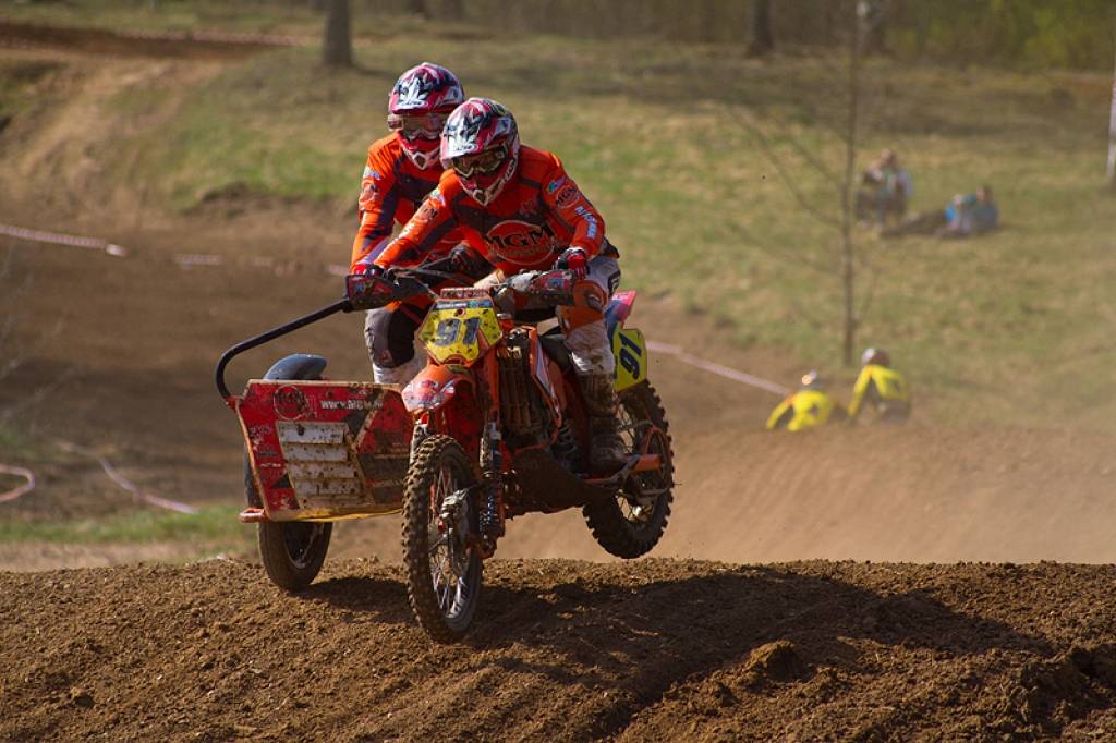 Latvijas čempionāta motokrosā pirmā posma otrā diena 29. aprīlī Misiņkalna mototrasē Aizputē.