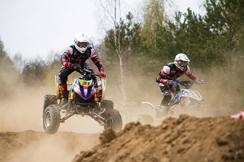 Latvijas čempionāta motokrosā pirmā posma otrā diena 29. aprīlī Misiņkalna mototrasē Aizputē.