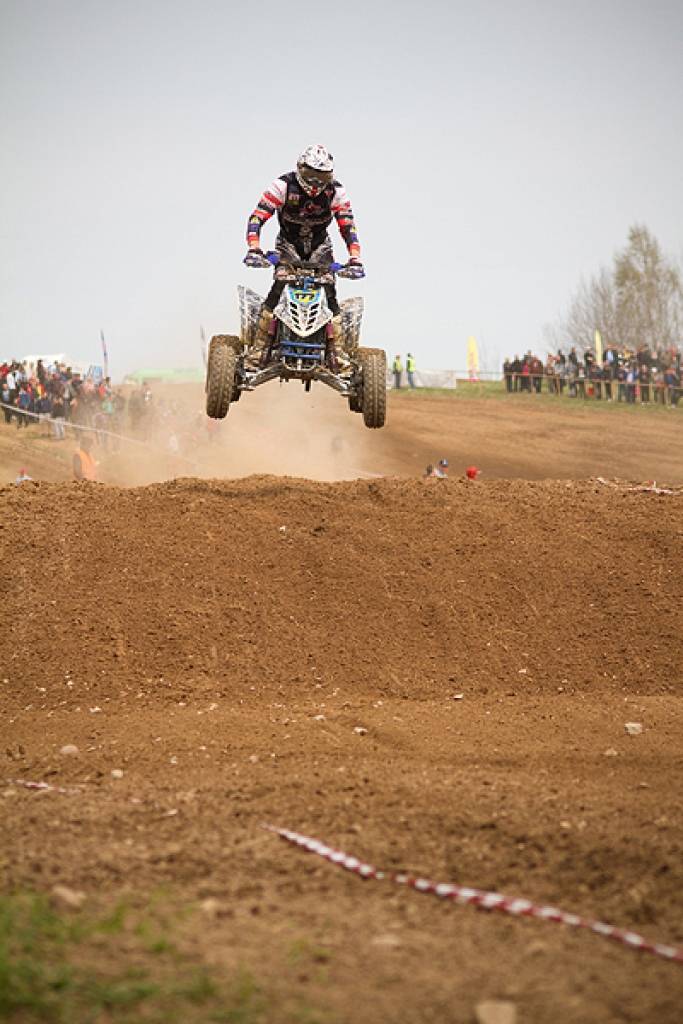 Latvijas čempionāta motokrosā pirmā posma otrā diena 29. aprīlī Misiņkalna mototrasē Aizputē.