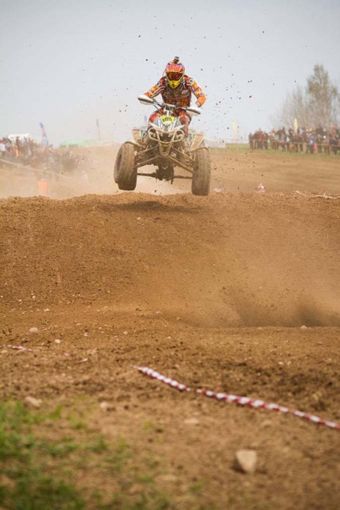Latvijas čempionāta motokrosā pirmā posma otrā diena 29. aprīlī Misiņkalna mototrasē Aizputē.