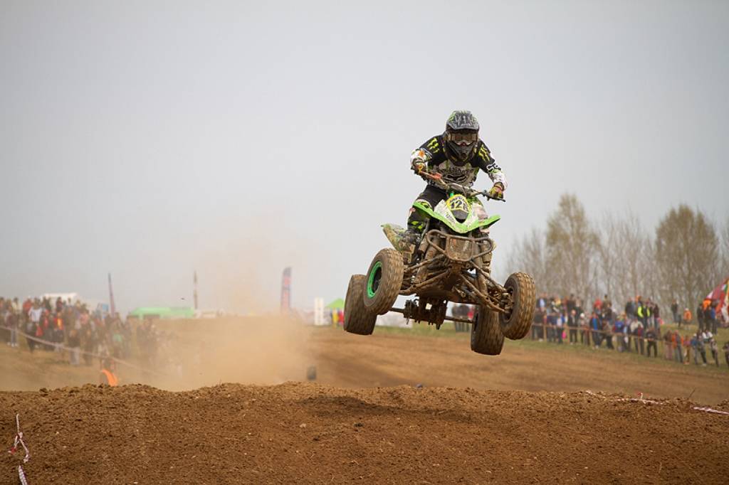 Latvijas čempionāta motokrosā pirmā posma otrā diena 29. aprīlī Misiņkalna mototrasē Aizputē.