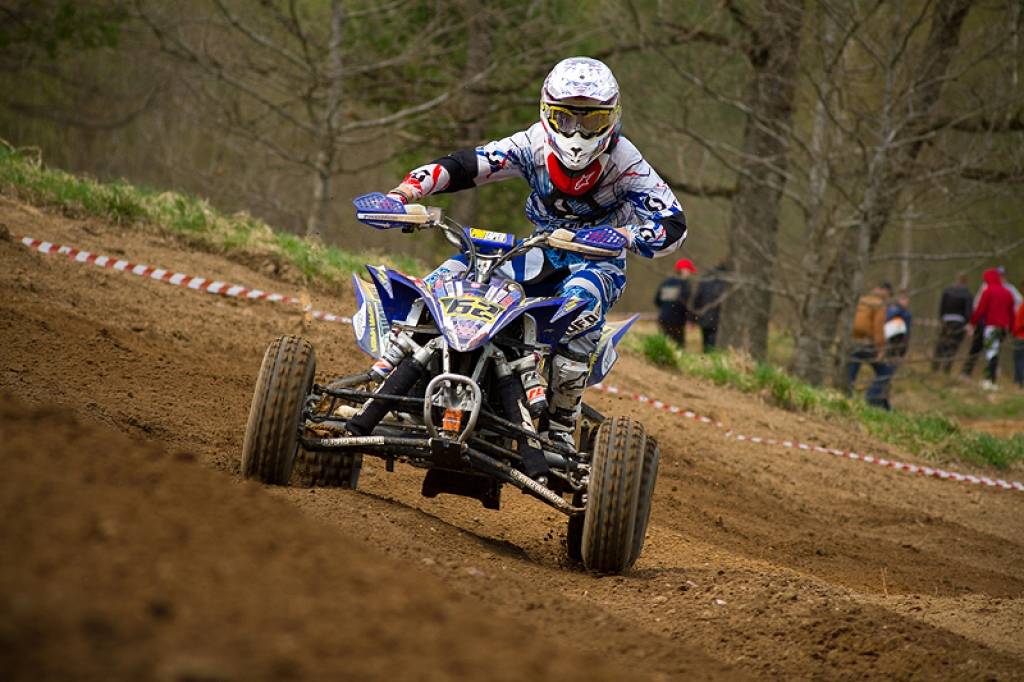 Latvijas čempionāta motokrosā pirmā posma otrā diena 29. aprīlī Misiņkalna mototrasē Aizputē.