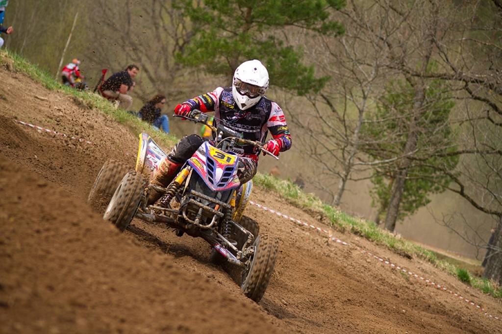 Latvijas čempionāta motokrosā pirmā posma otrā diena 29. aprīlī Misiņkalna mototrasē Aizputē.