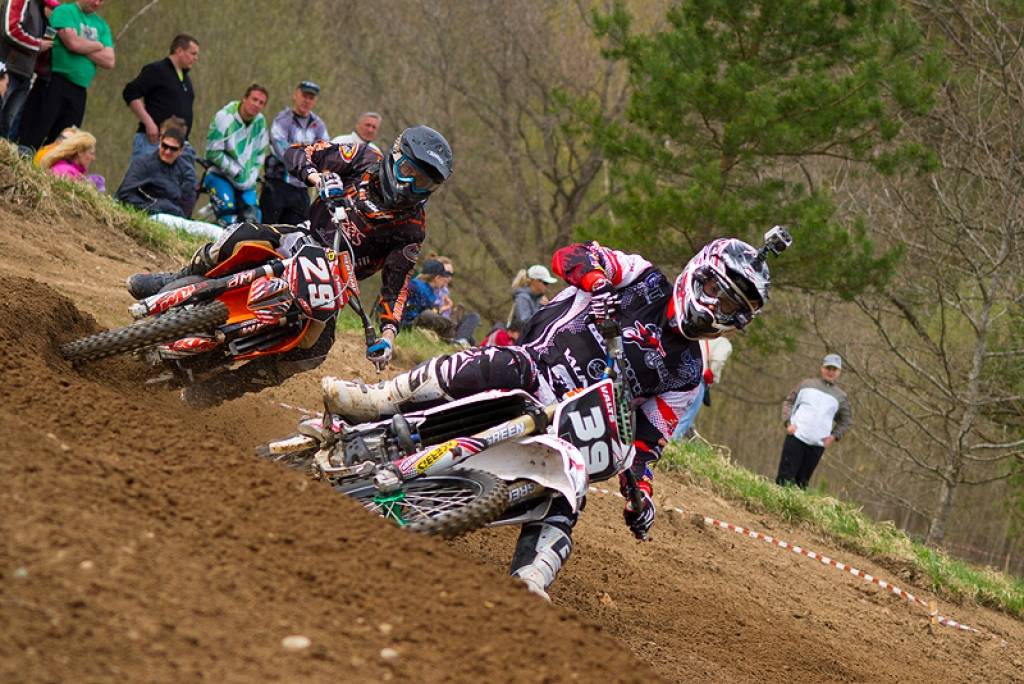 Latvijas čempionāta motokrosā pirmā posma otrā diena 29. aprīlī Misiņkalna mototrasē Aizputē.