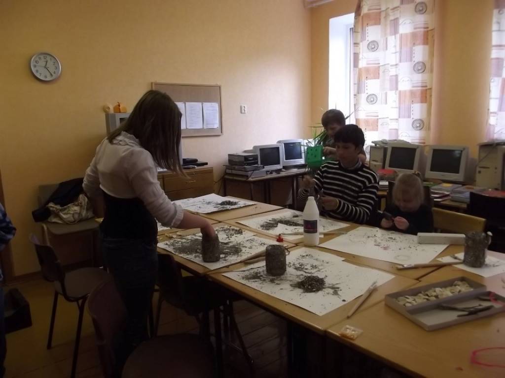 Mācību gadam noslēdzoties 30 Ata Kronvalda Durbes vidusskolas un Rāvas pamatskolas skolēni piedalījās nometnē "Durbe 2012", vadītāja Nometnes vadītāja - pedagogs Līga Rozenšteina.
Nometnes dalībnieki radoši izpaudās dažādās nodarbībās –...
Autors: ReKurZeme, portāls