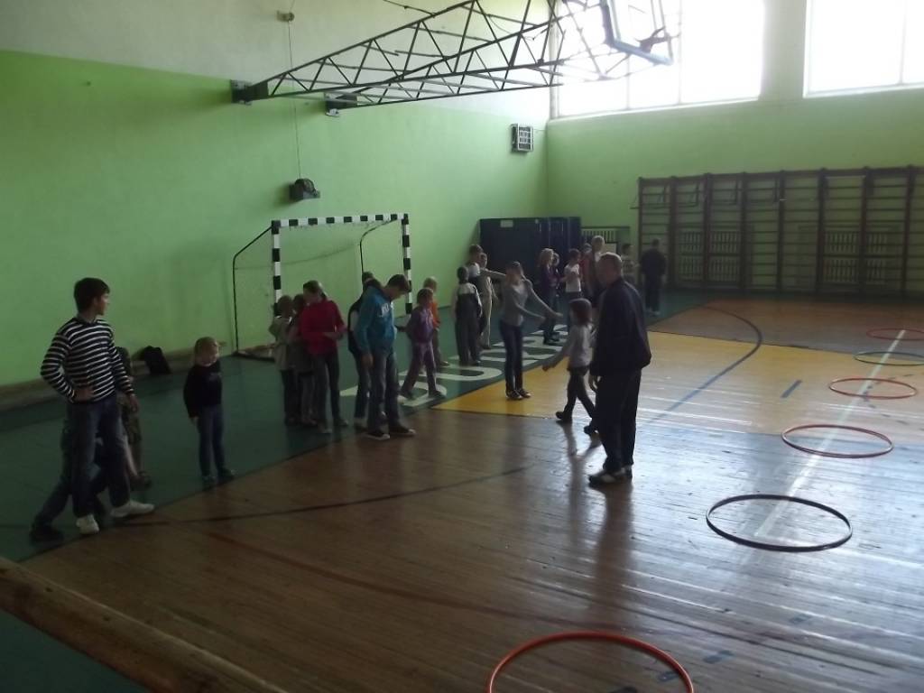 Mācību gadam noslēdzoties 30 Ata Kronvalda Durbes vidusskolas un Rāvas pamatskolas skolēni piedalījās nometnē "Durbe 2012", vadītāja Nometnes vadītāja - pedagogs Līga Rozenšteina.
Nometnes dalībnieki radoši izpaudās dažādās nodarbībās –...
Autors: ReKurZeme, portāls