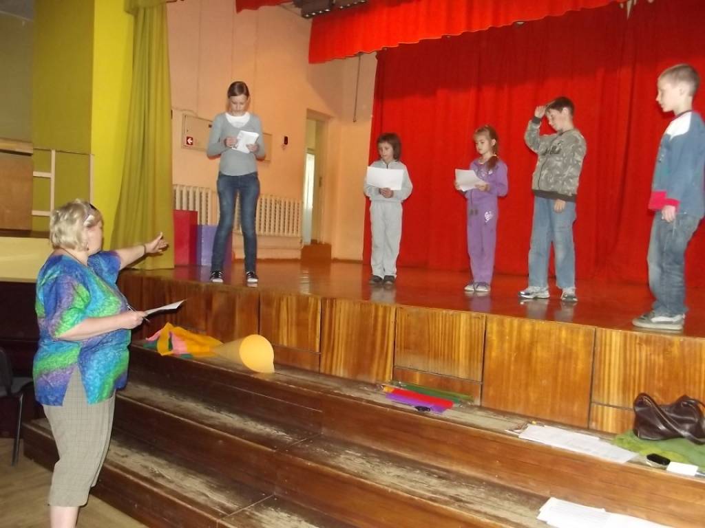 Mācību gadam noslēdzoties 30 Ata Kronvalda Durbes vidusskolas un Rāvas pamatskolas skolēni piedalījās nometnē "Durbe 2012", vadītāja Nometnes vadītāja - pedagogs Līga Rozenšteina.
Nometnes dalībnieki radoši izpaudās dažādās nodarbībās –...
Autors: ReKurZeme, portāls