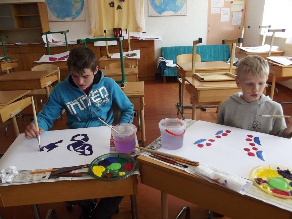 Mācību gadam noslēdzoties 30 Ata Kronvalda Durbes vidusskolas un Rāvas pamatskolas skolēni piedalījās nometnē "Durbe 2012", vadītāja Nometnes vadītāja - pedagogs Līga Rozenšteina.
Nometnes dalībnieki radoši izpaudās dažādās nodarbībās –...
Autors: ReKurZeme, portāls