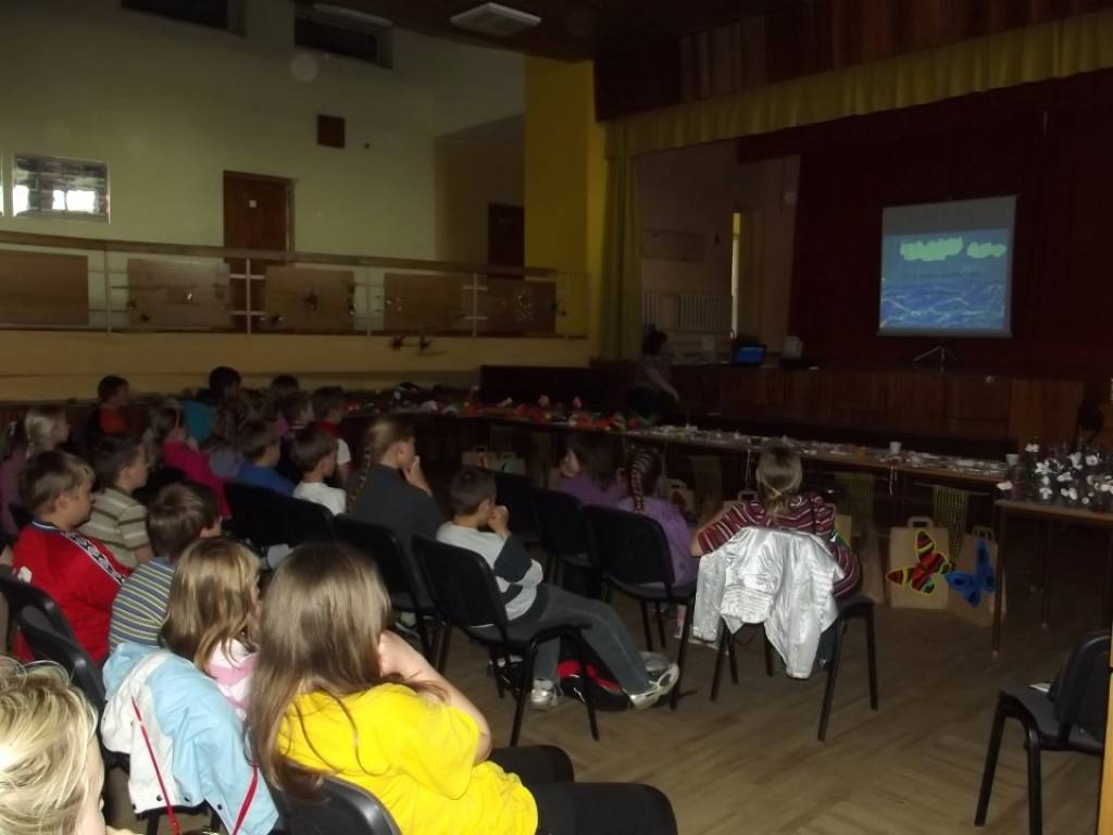 Mācību gadam noslēdzoties 30 Ata Kronvalda Durbes vidusskolas un Rāvas pamatskolas skolēni piedalījās nometnē "Durbe 2012", vadītāja Nometnes vadītāja - pedagogs Līga Rozenšteina.
Nometnes dalībnieki radoši izpaudās dažādās nodarbībās –...
Autors: ReKurZeme, portāls