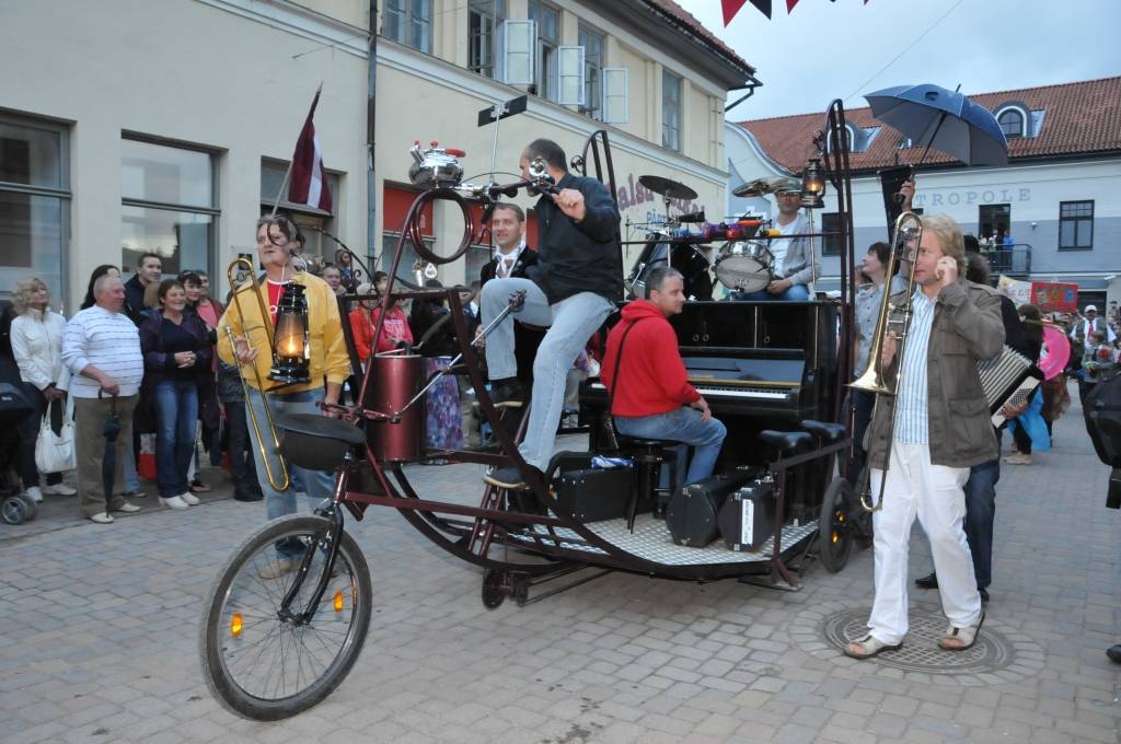 Autors: Dainis Ģelzis