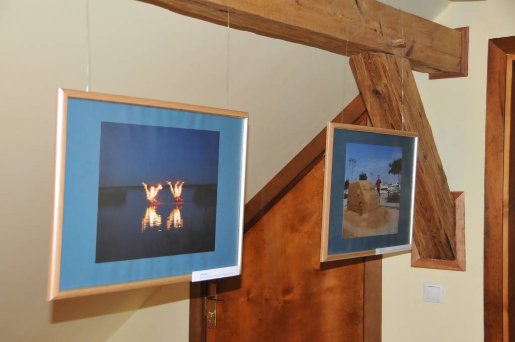 Pāvilostas novadpētniecības muzejā apskatāma Zigmunda Viļņa izstāde "Fragmenti". Izstādē apskatāmas fotogrāfijas, kurās redzamas mākslinieka veidotās smilšu, ledus un uguns skulptūras.
Autors: ReKurZeme, portāls