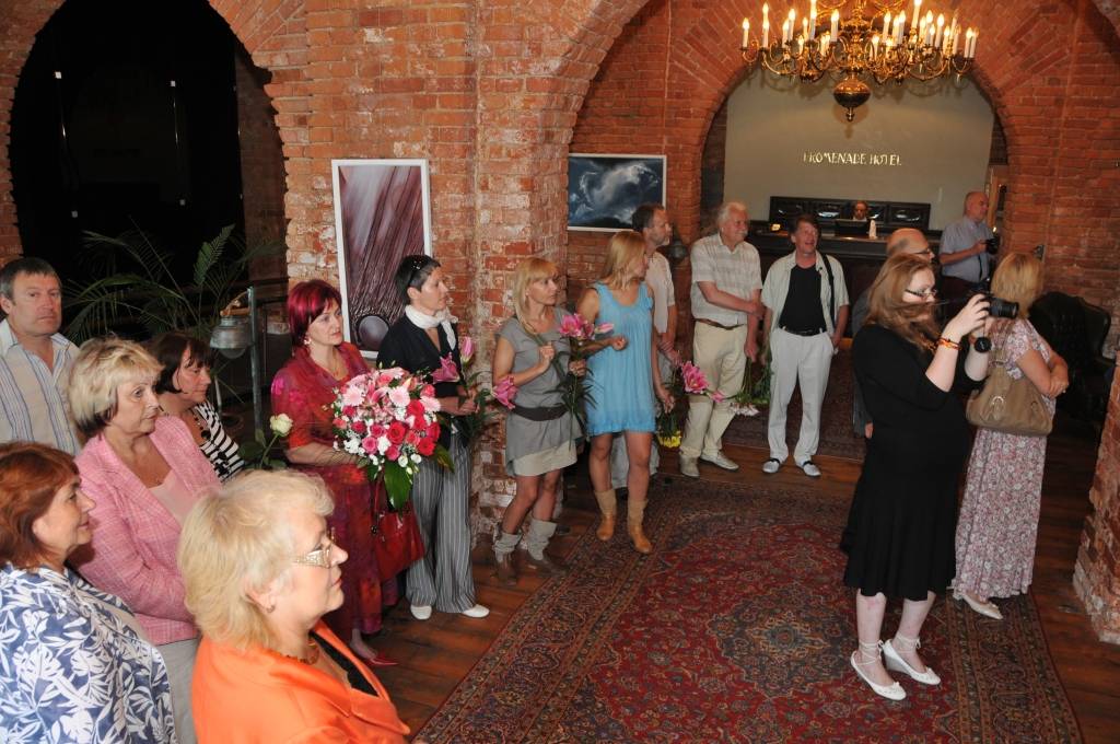 Līdz 6. septembrim Liepājā mākslas galerijā "Promenade" skatāma mākslienieces Guntas Krastiņas personālizstāde "Indigo". Izstāde jau rādīta vairākās Latvijas pilsētās, katru reizi ekspozīciju papildina arī jauni darbi, šoreiz Liepājā tie...
Autors: ReKurZeme, portāls