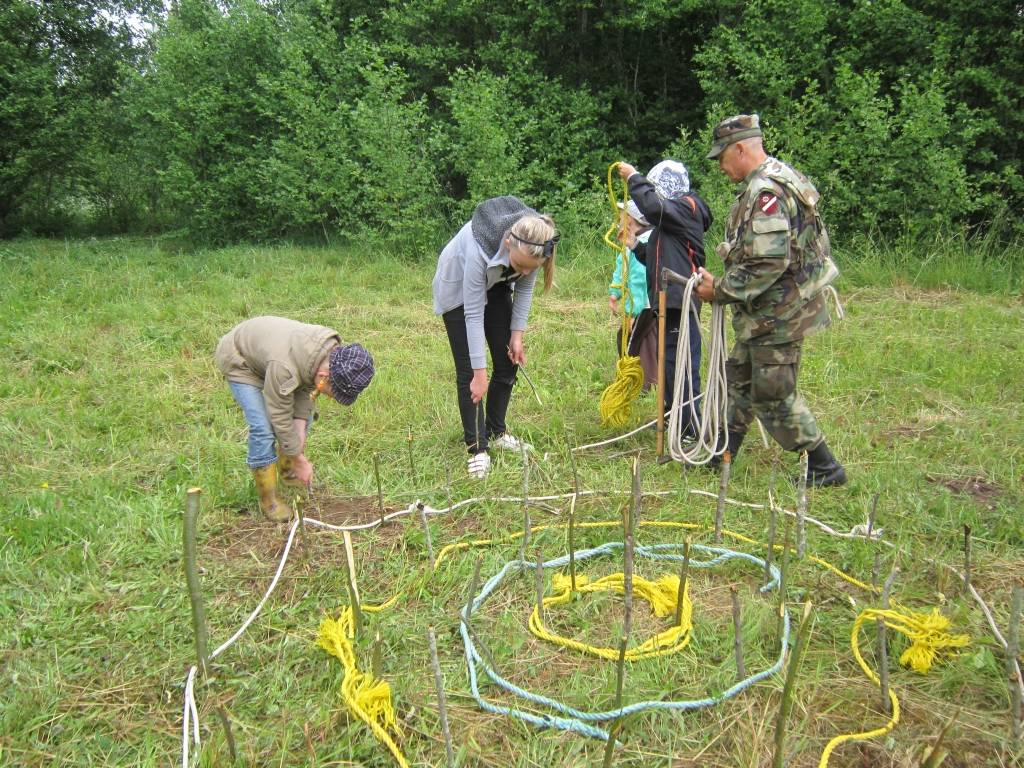 Kalētos aizvadīta nometne "Tūrisma dienas 2012". Foto iesūtījusi Daina Garoza.
Autors: ReKurZeme, portāls