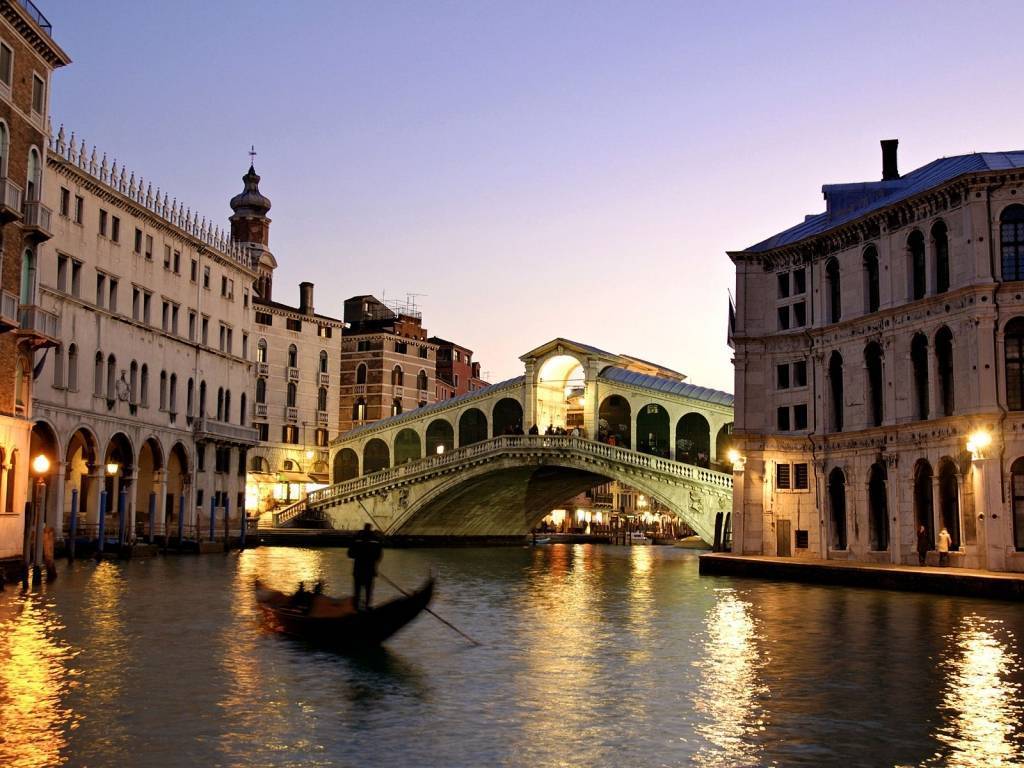 Autors: No http://www.italy-pictures.net