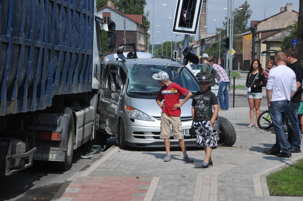Autors: Dainis Ģelzis