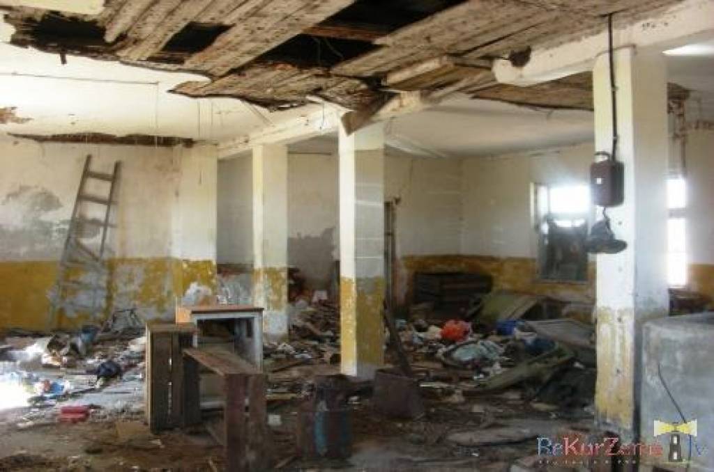 9.augustā pēc Rucavas novada domes un palīgu iniciatīvas tika organizēta „Dzintarvēju” sakopšanas talka. Talkas galvenais mērķis – sakopt pašvaldībai piederošo īpašumu „Dzintarvēji”. Talkā piedalījās apmēram 30 dalībnieki.

Projekta mērķis...
Autors: ReKurZeme, portāls