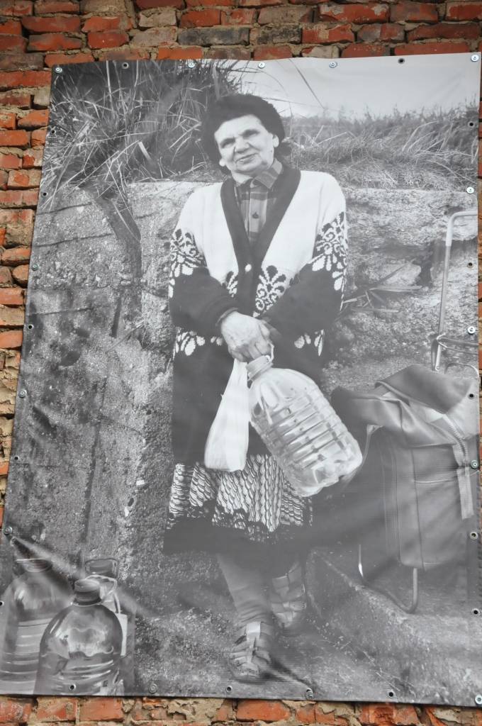 Karostas manēžā (Zemgales ielā) skatāma izstāde KAROSTA - FOTO OSTA 2012.
Laikā no 13. līdz 17. jūnijam Karostā notika radošā nometne fotogrāfiem "Karosta - foto osta 2012", kuras laikā nometnes dalībnieki fotogrāfēja Karostas iedzīvotāju...
Autors: ReKurZeme, portāls