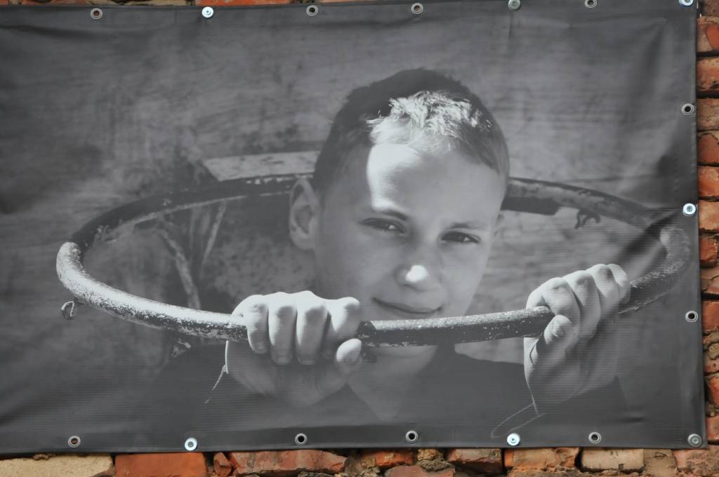 Karostas manēžā (Zemgales ielā) skatāma izstāde KAROSTA - FOTO OSTA 2012.
Laikā no 13. līdz 17. jūnijam Karostā notika radošā nometne fotogrāfiem "Karosta - foto osta 2012", kuras laikā nometnes dalībnieki fotogrāfēja Karostas iedzīvotāju...
Autors: ReKurZeme, portāls