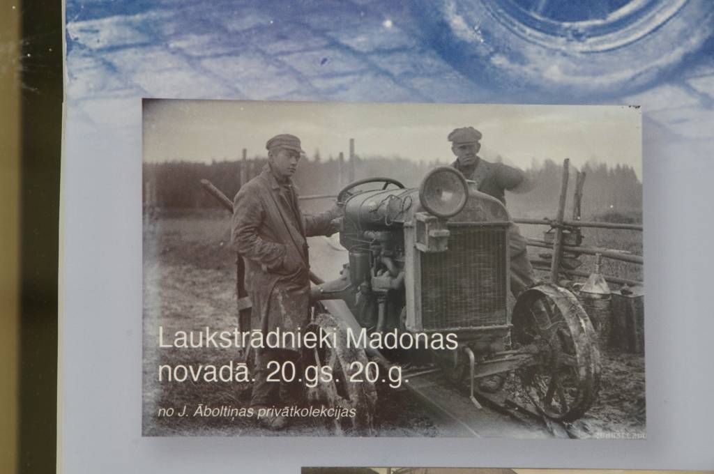 No 2012.gada 7. augusta līdz 31. augustam Liepājas Centrālās zinātniskās bibliotēkas skatlogos apskatāma Latvijas Nacionālās bibliotēkas (LNB) veidota ceļojošā izstāde "Vīrieša skats: vīrietis senajās fotogrāfijās", kurā apkopoti foto...
Autors: ReKurZeme, portāls