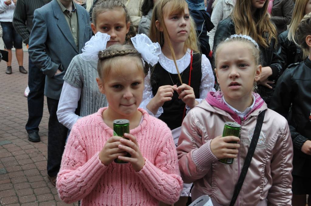 Zinību dienā 3. septembrī Liepājā Rožu laukumā notika Liepājas bērnu un jaunatnes centra kolektīvu koncerts, radošās darbnīcas, pulciņu prezentācijas un tika sniegta informācija par brīvā laika pavadīšanas iespējām.
Autors: ReKurZeme, portāls