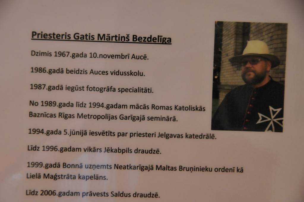 Vaiņodes jauniešu mājā skatāma priestera Gata Mārtiņa Bezdelīgas gleznu izstāde.
Autors: ReKurZeme, portāls