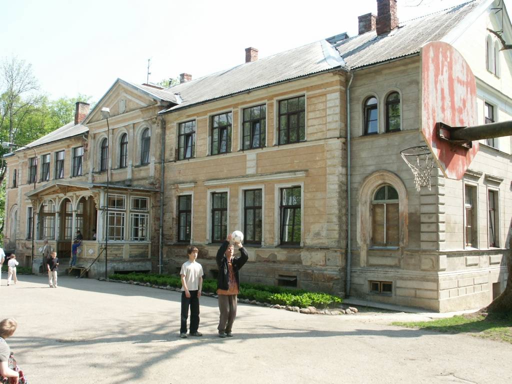 Padures muiža
Autors: Dainis Ģelzis