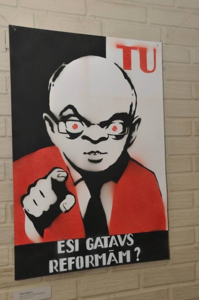 29. novembrī Liepājas mākslas vidusskolas izstāžu zālē, Alejas ielā 18 notika Liepājas mūsdienu vizuālās mākslas izstādes "Es šajā laikmetā" svinīgais noslēguma sarīkojums, kurā pasniedza Liepājas Kultūras pārvaldes veicināšanas...
Autors: ReKurZeme, portāls