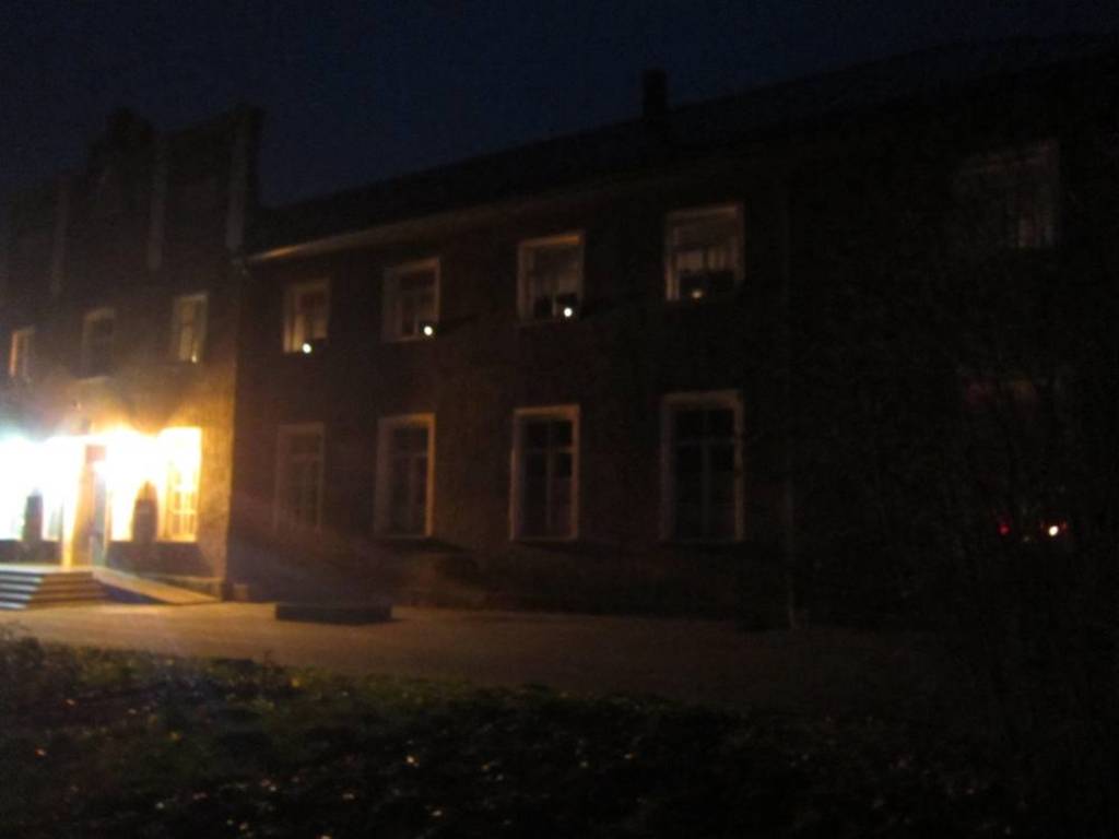 Kalētos jau 25 gadu pēc kārtas 18. novembrī notika Svētbrīdis pie Ozola. Pirms tiek aizdegts ugunskurs,Kalētu pamatskolas logosjaunsargi aizdedzina svecītes. Pēc tam visi pa Gaismas ceļu dodas pie Ozola,kur notiek pasākums. Pasākumā tiek...
Autors: ReKurZeme, portāls