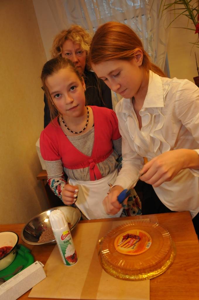 Ceturtdien, 15. novembrī, Liepājas BJC "Laumiņa" notika erudīcijas konkurss pilsētas 5.klašu skolēnu komandām par Latviju un radošā darbnīca "Mana kūka manai Latvijai".
Konkursa pirmajā daļā komandas sacentās zināšanās par Latviju – dabu,...
Autors: ReKurZeme, portāls
